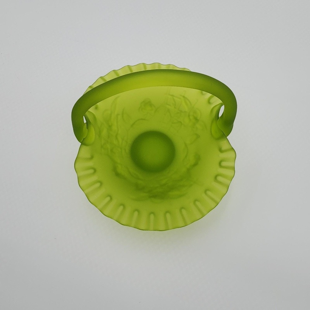 Vintage Westmoreland Lime Green Satin Glass Rose Trellis Basket Ruffled Rim - Picture 6 of 16